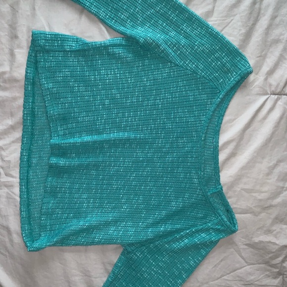 Long sleeve crop top! - Picture 1 of 4